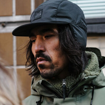 Skutta hattu korvaläpillä