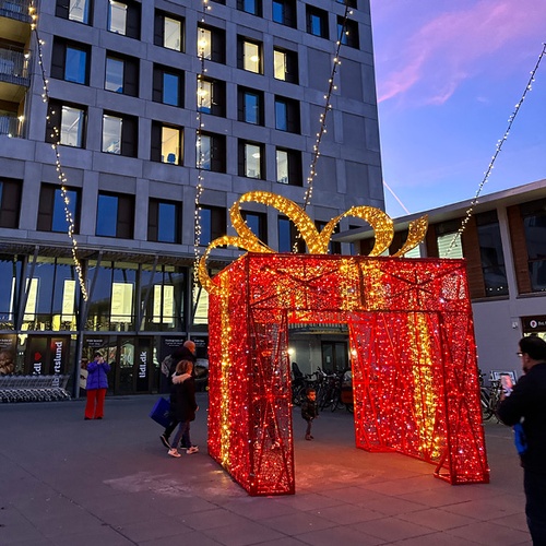 Shop lokalt og nyd vores julelys!