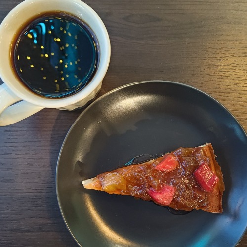 Raparperi-juustokakku &