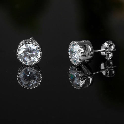 Kaikki timanttikorut